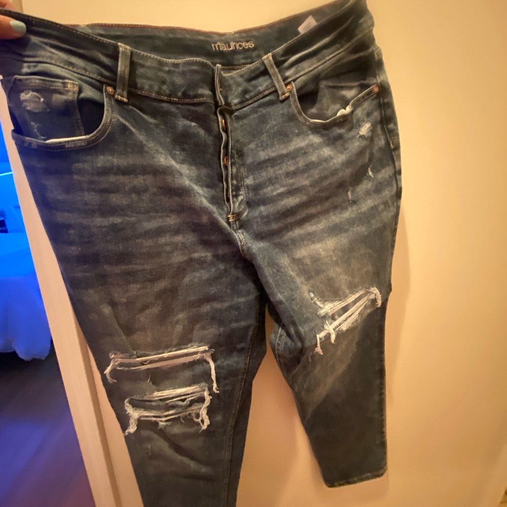 Maurice’s 20w distressed jeans